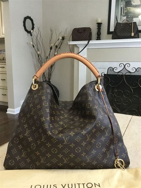 louis vuitton bags made in spain.